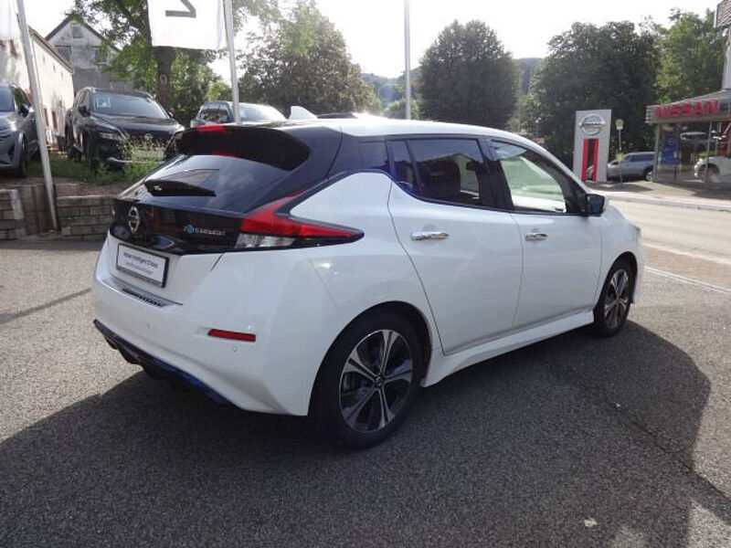 Nissan Leaf 40kWh 150PS Acenta Nissan Connect Infotainment